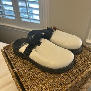 SOREL Women’s White Leather Clogs